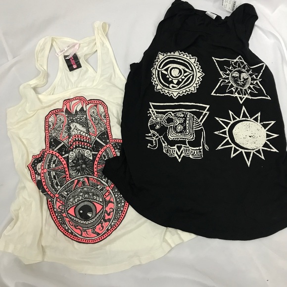 NEW Printed Hamsa and symbol tank top - Picture 1 of 8